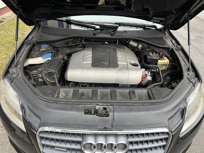 Audi Q7 3,0 TDI V6 Quattro - fotka 34 z 34