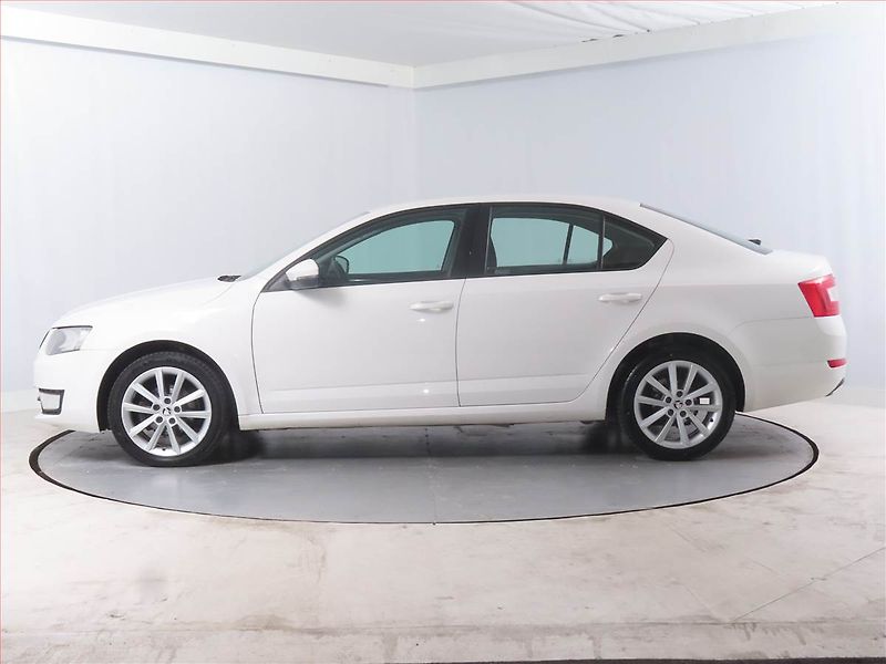 Škoda Octavia (2014) Ambition Plus 1.2 TSI - fotka 3 z 15