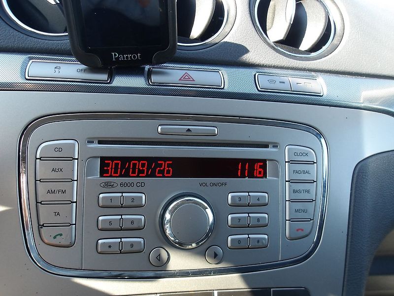 Ford S-MAX 2,0i 107kW ! KRASAVEC !!! - fotka 19 z 32