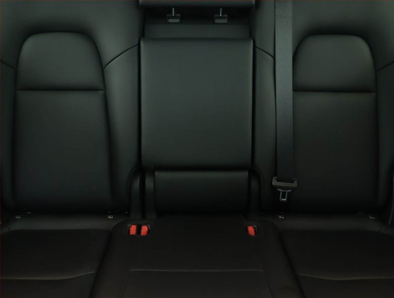 Tesla Model Y (2022) Long Range AWD 79kWh, SoH 90% - fotka 10 z 21