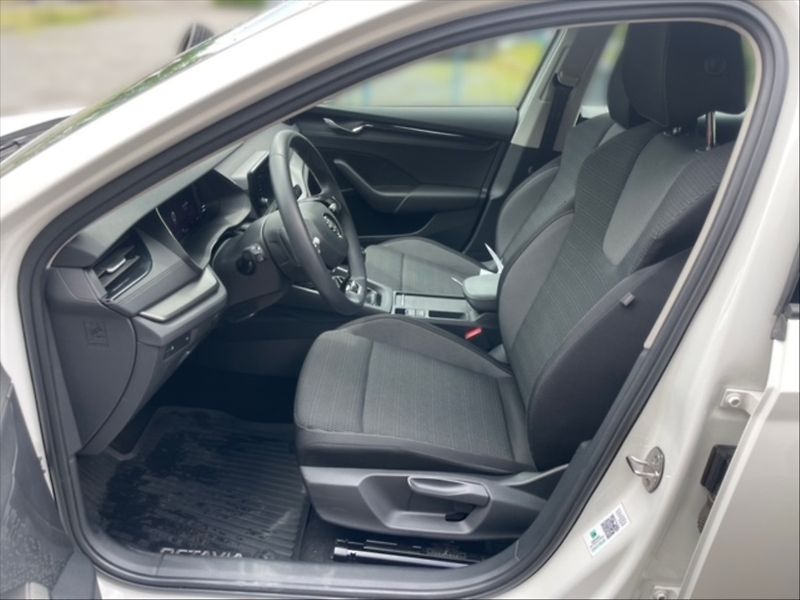 Škoda Octavia 1,5 TSI 110 Ambition - fotka 7 z 11