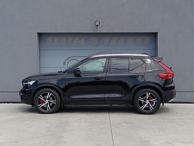 Volvo XC40 2.0 B4 AWD 145kW - fotka 8 z 33
