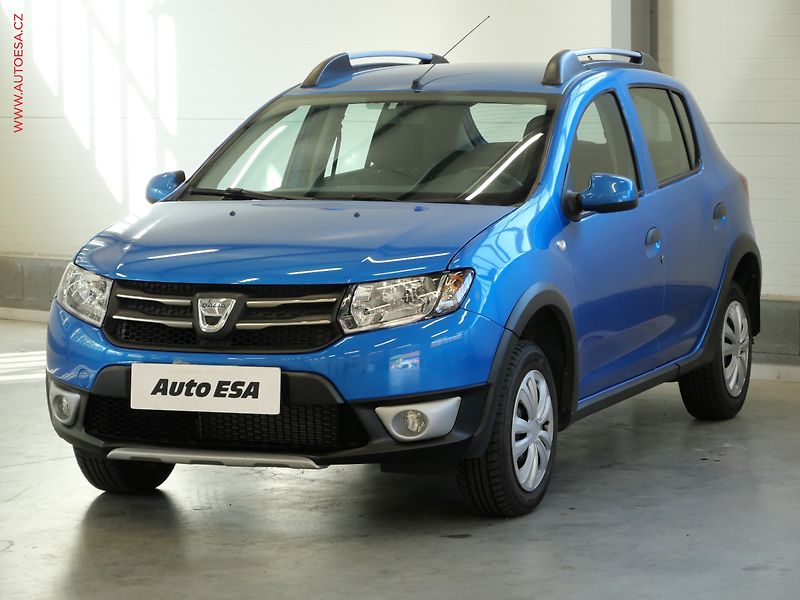 Dacia Sandero (2015) 0.9 TCe, ČR, AC, temp, tažné - fotka 3 z 16