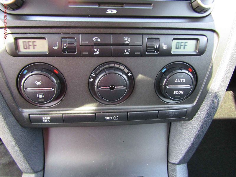 Škoda Octavia (2008) 1.9 TDi, xenon, autoAC - fotka 16 z 19