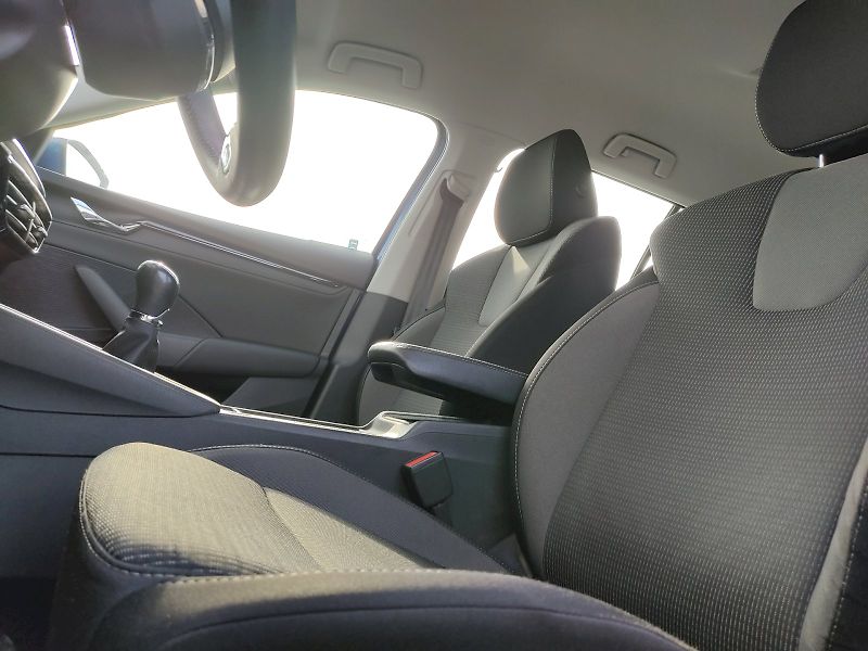 Škoda Octavia (2021) Combi Ambition Plus 2,0 Tdi 85 - fotka 20 z 32