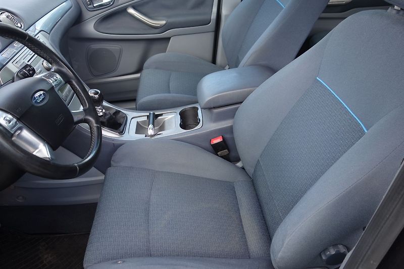 Ford S-MAX 2,0TDCi 96kW .Zachovalý ! - fotka 13 z 19