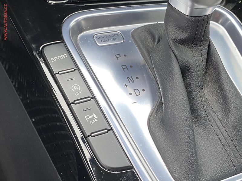 Kia Ceed (2018) 1.4 T-GDi, ČR, Exclusive, AT - fotka 15 z 21