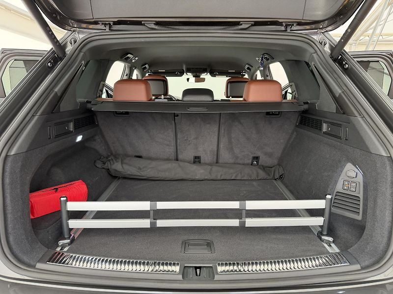 Volkswagen Touareg 3.0Tdi*210kw*DPH*Final Edition - fotka 13 z 49