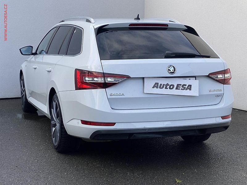 Škoda Superb (2016) 2.0 TDi 4x4, ČR, Style, DSG - fotka 6 z 21
