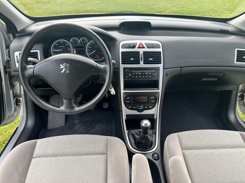 Peugeot 307 2.0HDI 66KW,PANORAMA,TZ,1MAJDR - fotka 34 z 46
