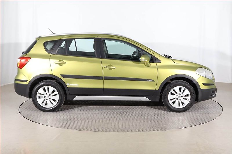 Suzuki SX4 S-Cross (2013) 1.6 VVT, Serv.kniha, Tempomat - fotka 6 z 17