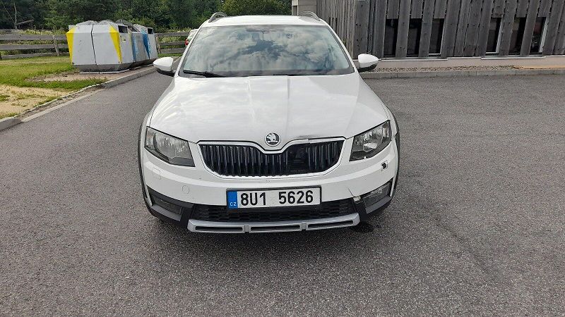 Škoda Octavia scout 4x4 DSG - fotka 1 z 44