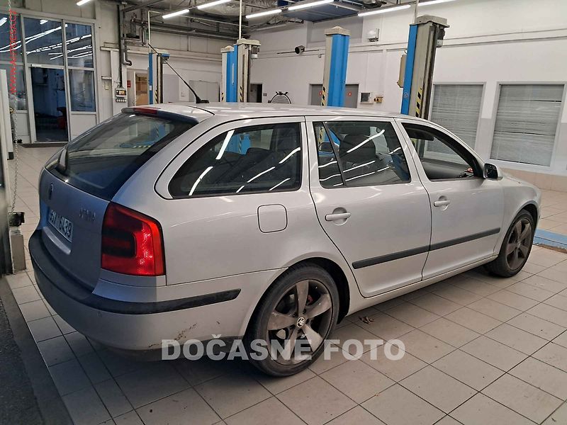 Škoda Octavia (2007) 2.0 TDi - fotka 3 z 3