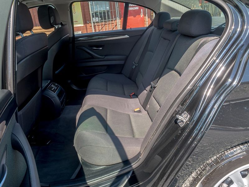 BMW Řada 5 (2013) 2.0D 135KW mat – NOVÉ V ČR - fotka 34 z 44