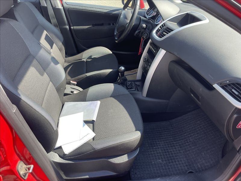 Peugeot 207 1,4 i 54kw Klima ESP po STK - fotka 13 z 33