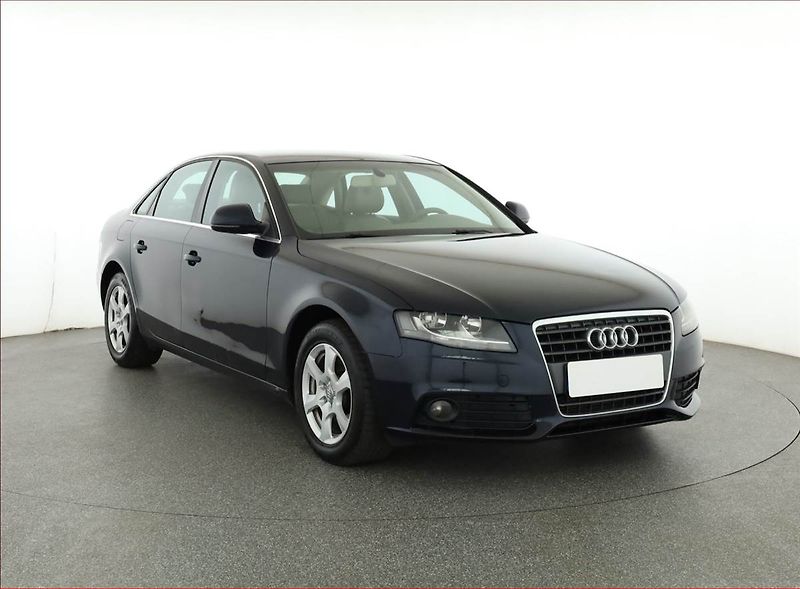 Audi A4 (2009) 2.0 TDI, rezervace - fotografie inzerátu