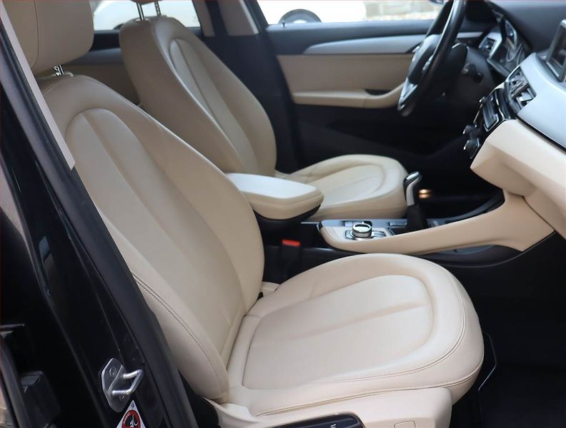 BMW X1 (2016) sDrive16d, Serv.kniha, Kůže - fotka 9 z 25