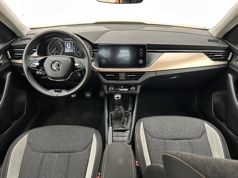 Škoda Kamiq 1.0 TSI Style - fotka 6 z 28