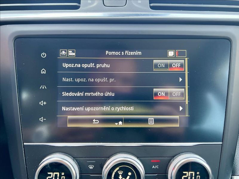 Renault Kadjar 1,5 Blue dCi Intense / LED - fotka 28 z 50