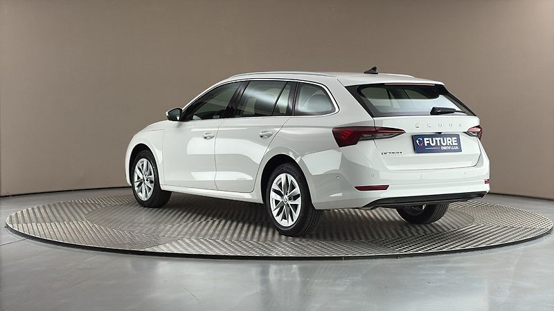 Škoda Octavia 2.0 TDI DSG Style Combi - fotka 2 z 29