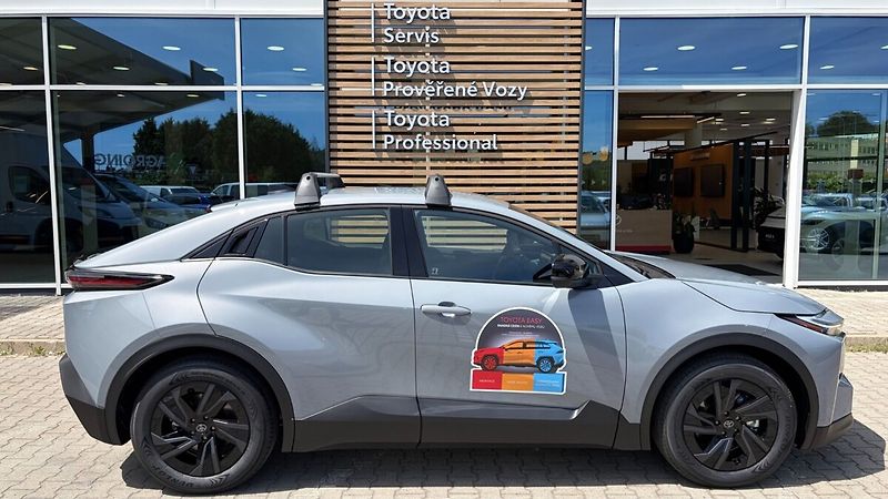 Toyota C-HR Style 57kWh FWD - fotka 6 z 17