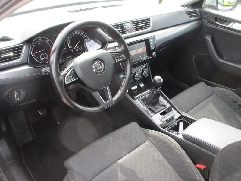 Škoda Superb (2015) combi III 2,0 TDi prav.servis  - fotka 11 z 12