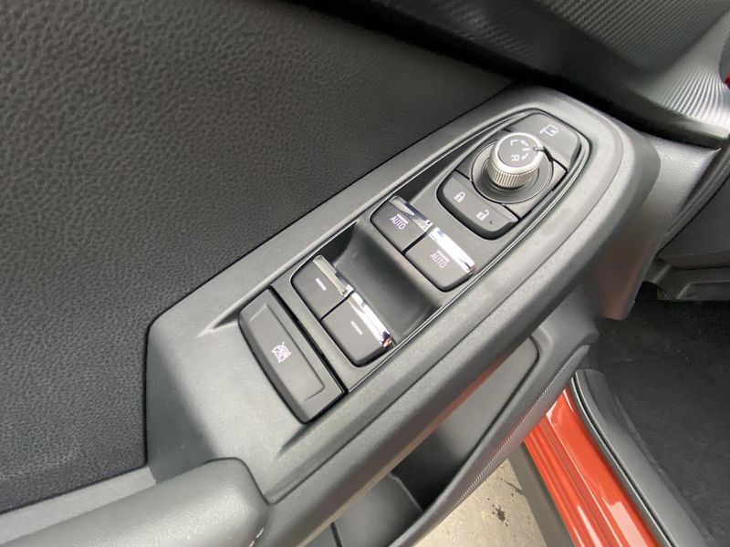 Subaru Crosstrek 2.0i-e Comfort ES Lineartronic - fotka 12 z 21