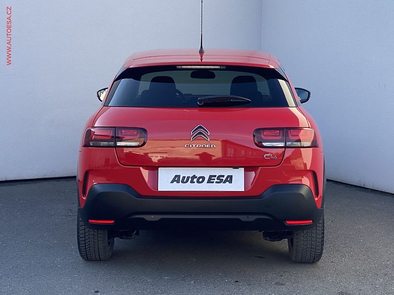 Citroën C4 Cactus (2020) 1.2 PT, 1.maj,ČR, Shine - fotka 5 z 18