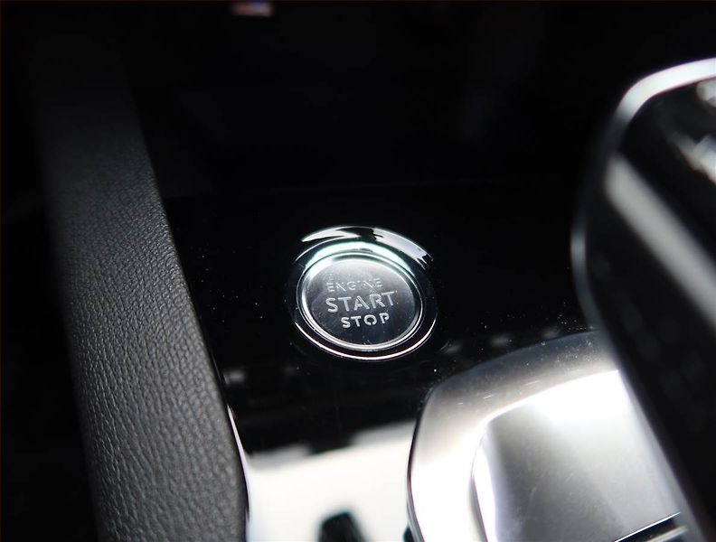 Peugeot 3008 (2021) 1.2 PureTech - fotka 21 z 23