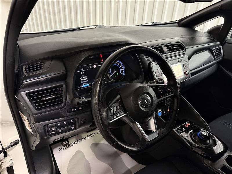 Nissan Leaf N-CONNECTA 110kW SOH 91% - fotka 15 z 38