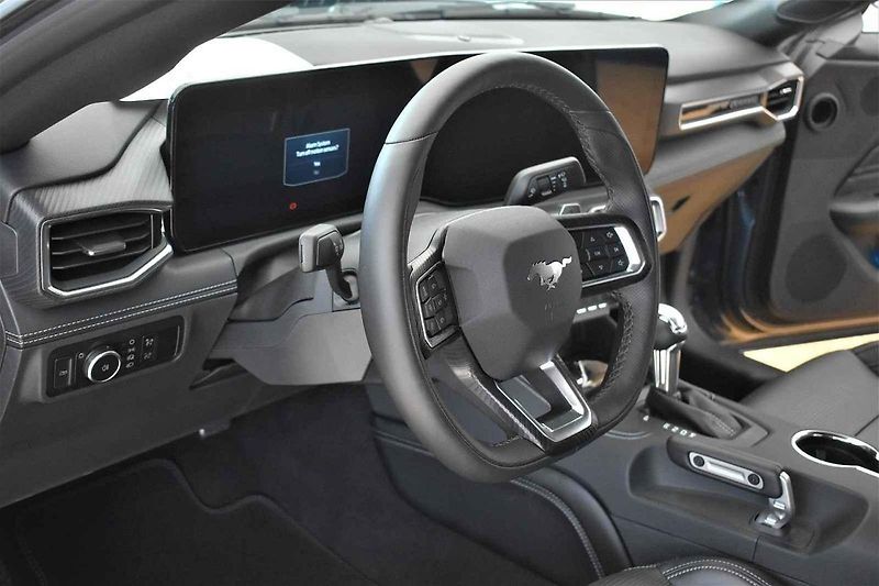 V případě Mustangu zatím nejsou známé výkonové parametry a ani cena