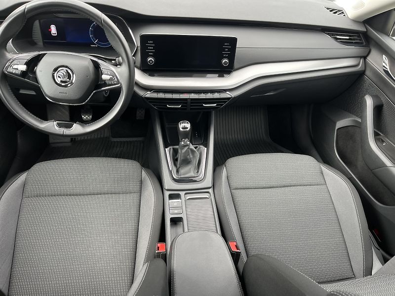 Škoda Octavia (2021) 1.5Tsi 110Kw Virtual cocpit - fotka 16 z 20