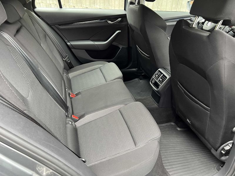 Škoda Octavia combi 2.0 TDi 85 kW - fotka 8 z 17