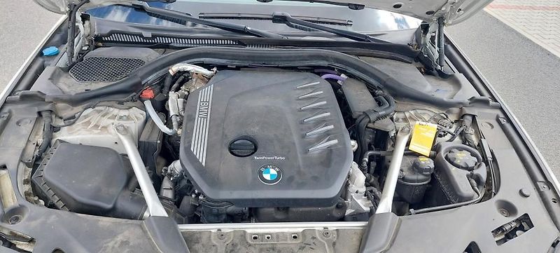 BMW Řada 5 (2021) 530d 3.0 xDrive AT Touring - fotka 12 z 14