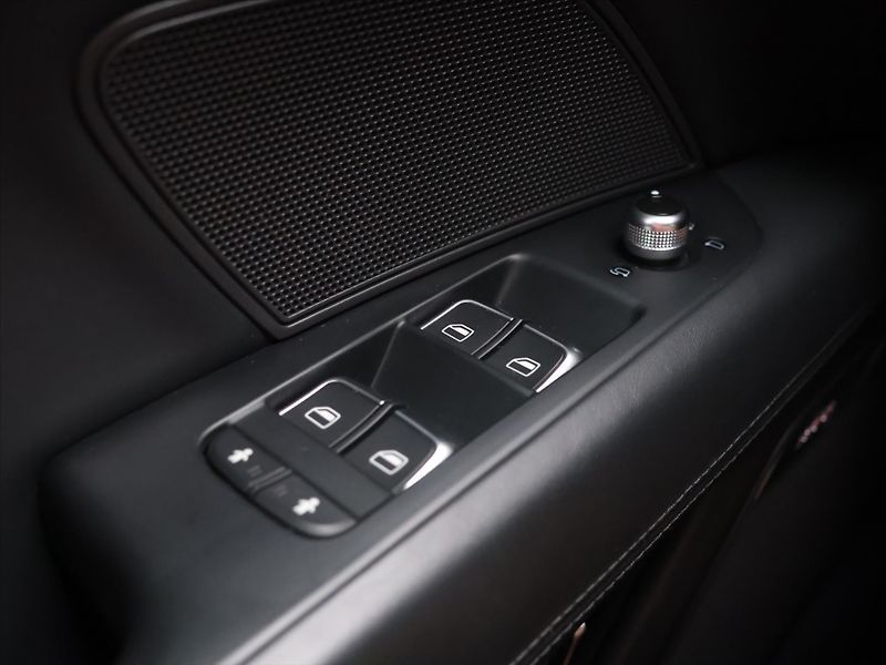 Audi A7 Sportback 3,0 TDI 235kW S-Line - fotka 17 z 35