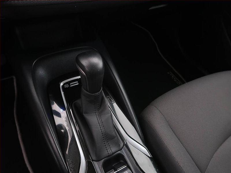 Toyota Corolla (2019) 1.8 Hybrid, Automat, ČR,1.maj - fotka 13 z 15