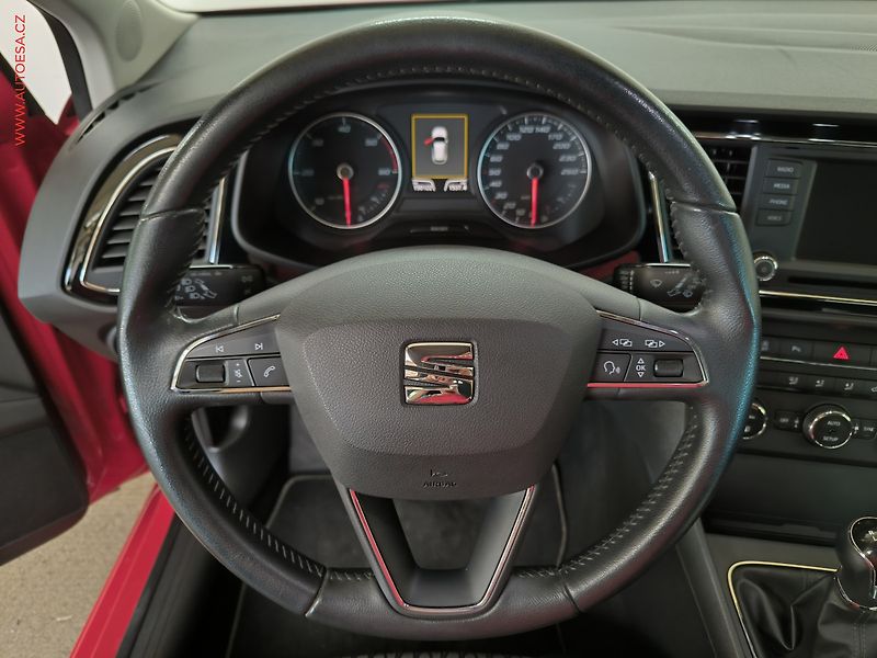 Seat Leon (2014) 1.6TDi, AC, park.čidla - fotka 13 z 17