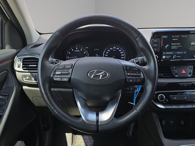 Hyundai i30 (2023) Comfort 1.5i 81kw, serv. kniha - fotka 10 z 24