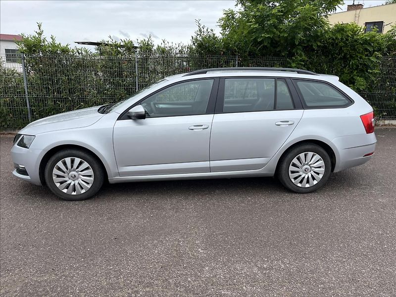 Škoda Octavia 1,6 TDi KLIMA TAŽNÉ SERVIS - fotka 4 z 34