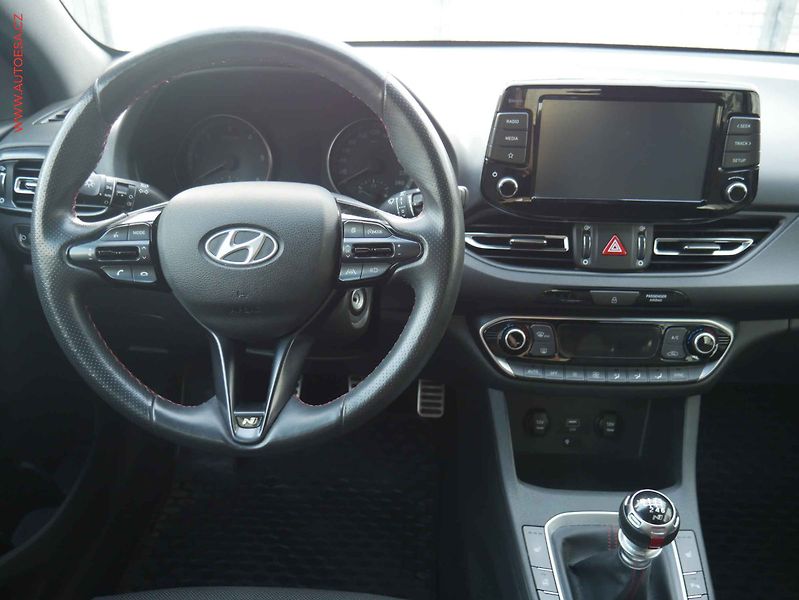 Hyundai i30 (2022) 1.6CRDi, 2.maj,ČR, LED - fotka 11 z 17