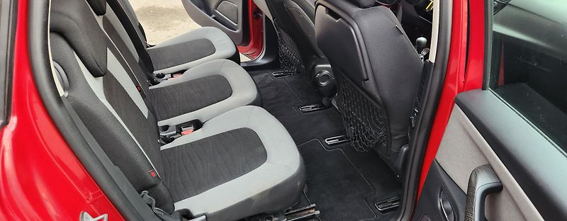 Citroën Grand C4 Picasso (2016) 1.6 HDI 7 MÍST ČR - fotka 29 z 43
