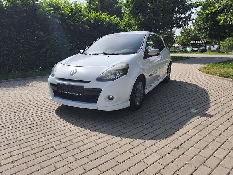 Renault Clio 1.6 GT - fotka 1 z 22