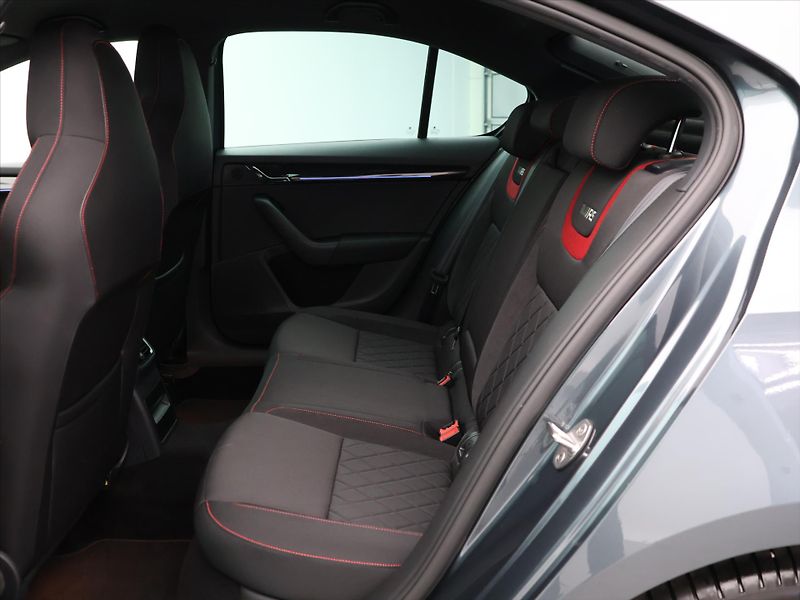 Škoda Octavia 2,0 TDI 135kW RS DSG 1.Maj. - fotka 14 z 34