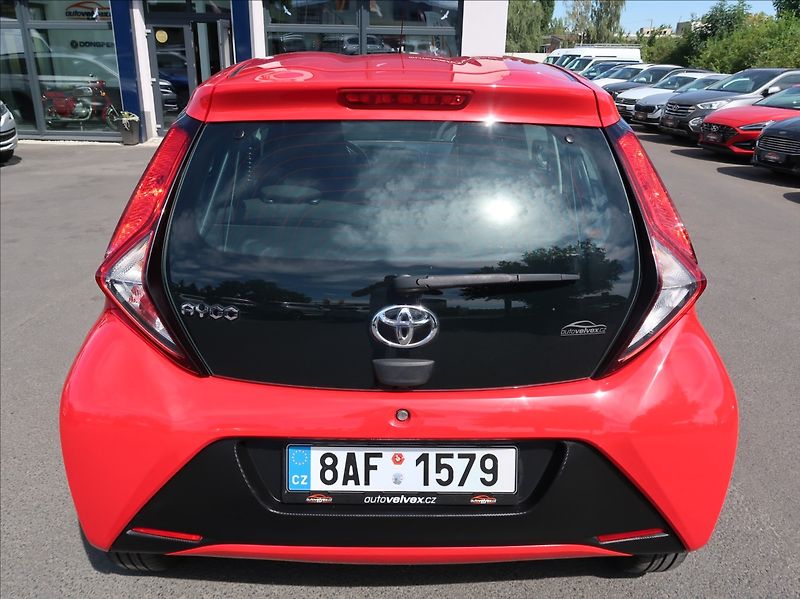 Toyota Aygo 1,0 i,NovéČR,klima,38tkm - fotka 8 z 21