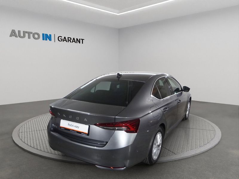 Škoda Octavia (2024) 1,5TSi 110kW m-HEV DSG Top Sel - fotka 7 z 14