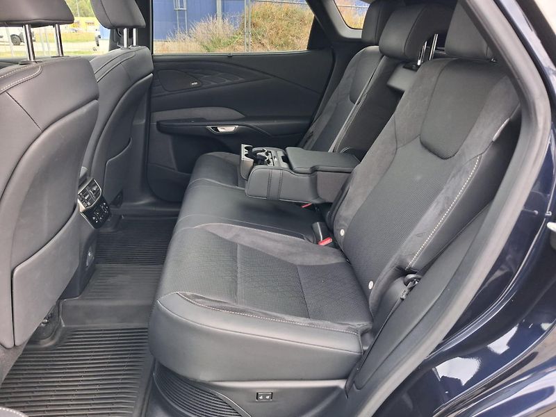 Lexus RX 350h 2,5 HSD e-CVT Luxury 4×4 E-FOU - fotka 24 z 27