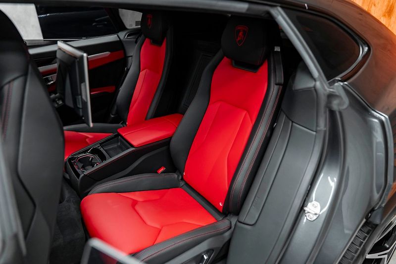 Lamborghini Urus 4.0 V8, B&O, Pano, Masáže, Noč - fotka 26 z 36