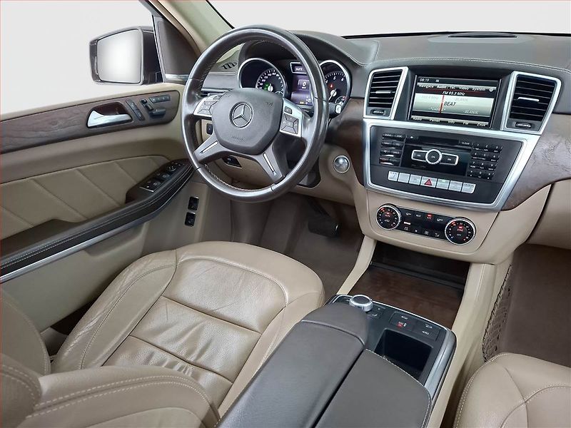 Mercedes-Benz GL (2014) 500 - fotka 7 z 27