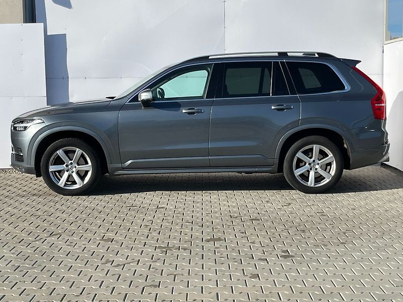 Volvo XC90 Momentum D5 AWD 173kW - fotka 9 z 32