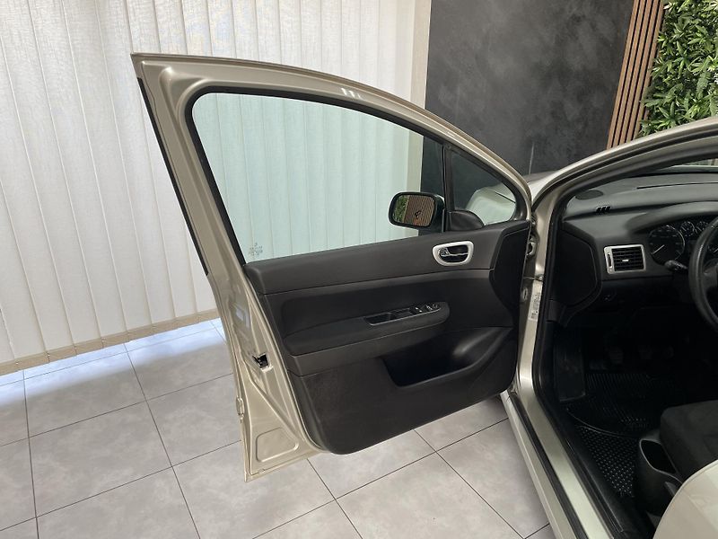 Peugeot 307 1.6 i ČR DIGIAC - fotka 17 z 22
